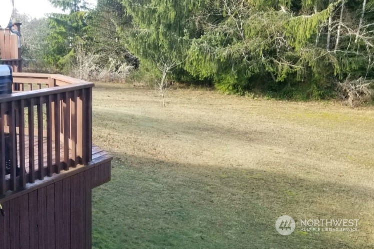 976 Ocean Beach Road Hoquiam, WA 98550 - Photo 27 of 34 a view of a backyard
