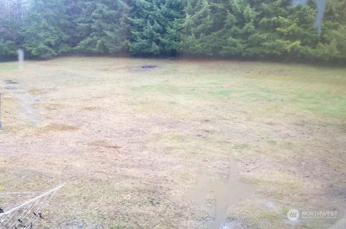 976 Ocean Beach Road Hoquiam, WA 98550 - Photo 29 of 34 a view of a room with a dry yard