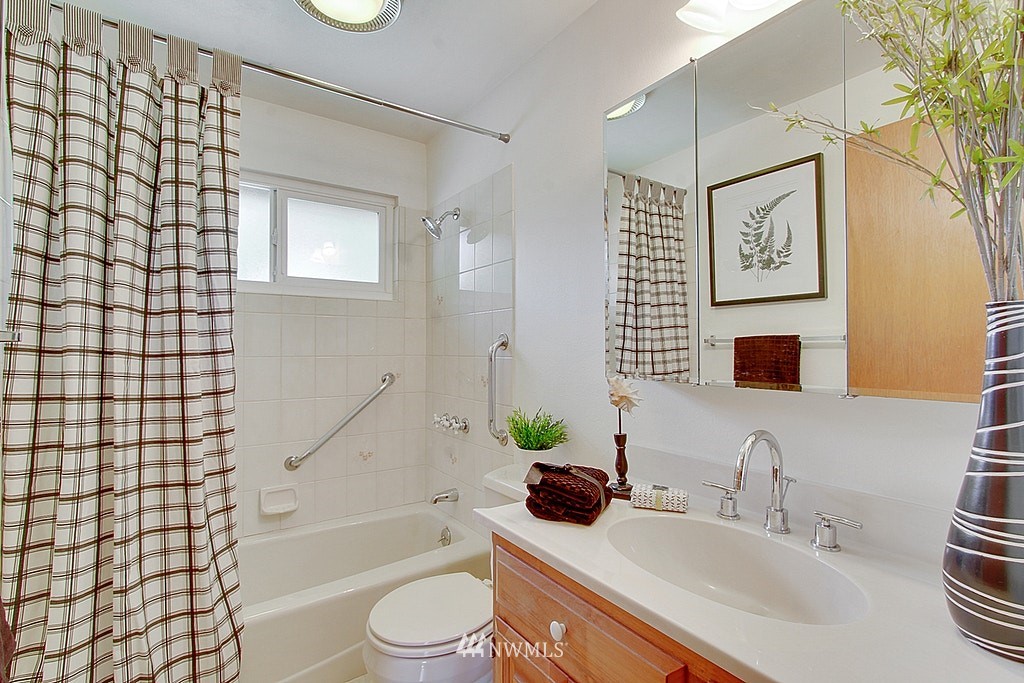12642 Southeast 161st Street Renton, WA 98058 - Photo 13 of 21 Gallery Image 13