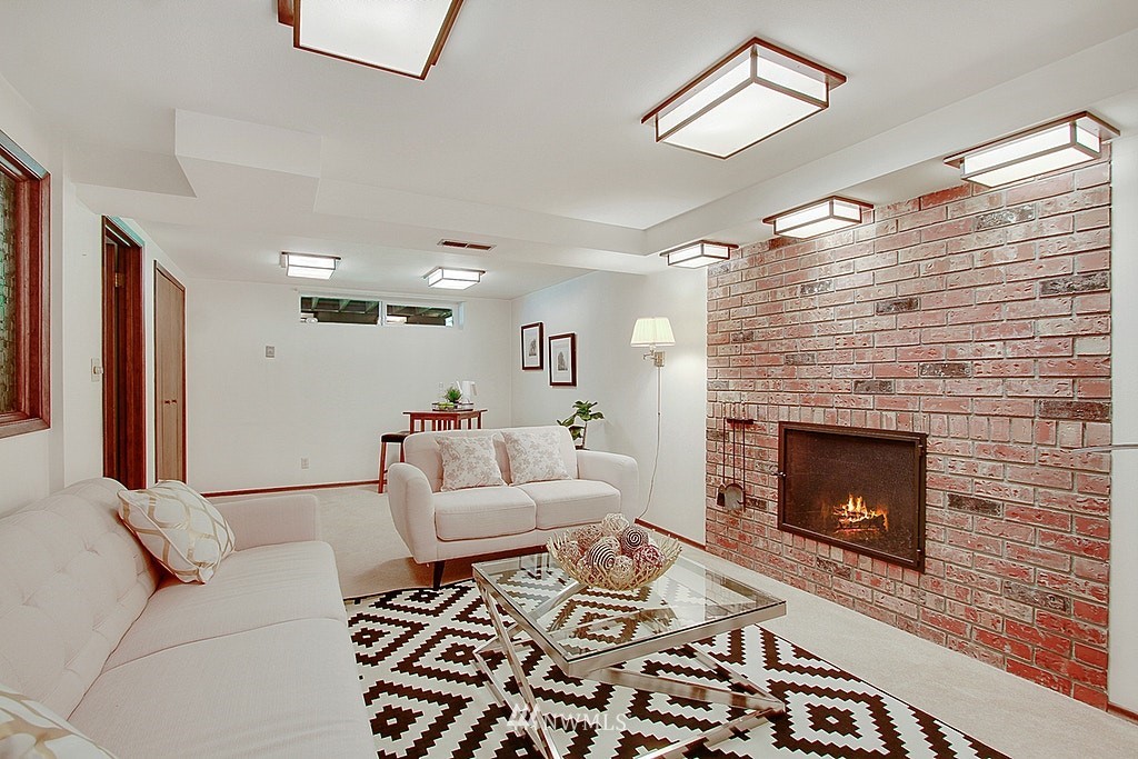 12642 Southeast 161st Street Renton, WA 98058 - Photo 15 of 21 Gallery Image 15