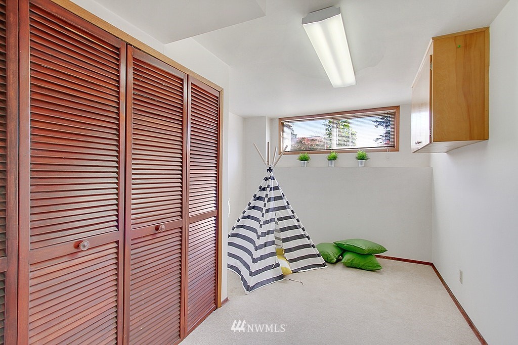 12642 Southeast 161st Street Renton, WA 98058 - Photo 16 of 21 Gallery Image 16