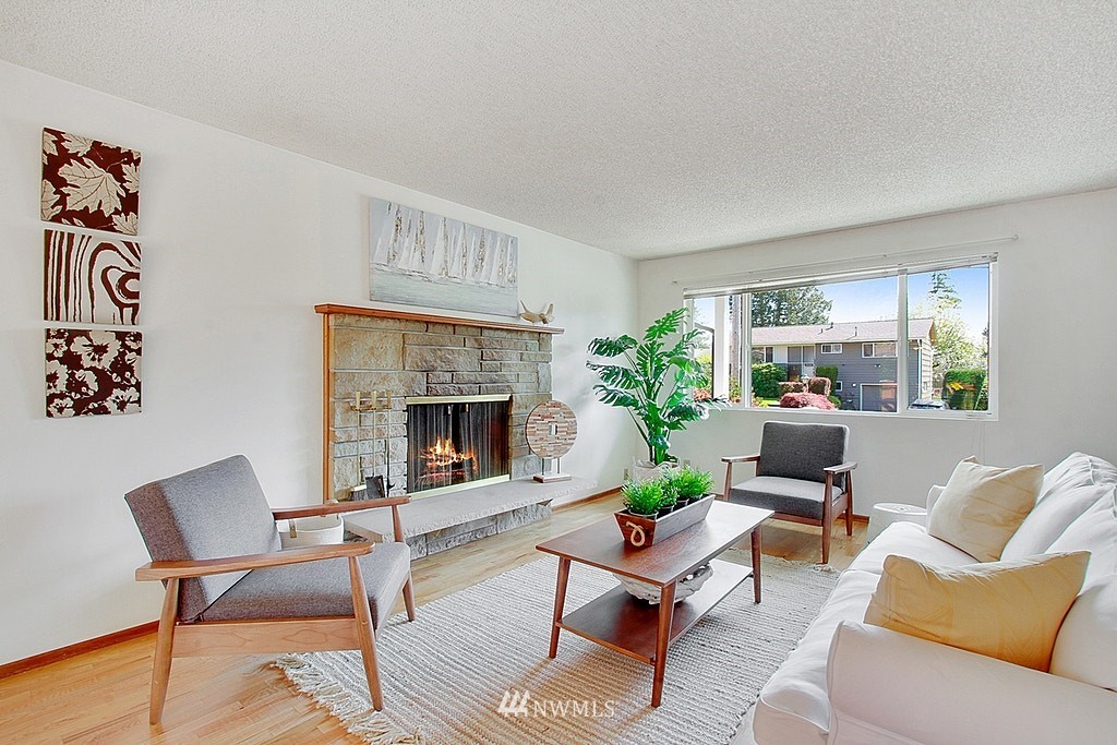 12642 Southeast 161st Street Renton, WA 98058 - Photo 3 of 21 Gallery Image 3
