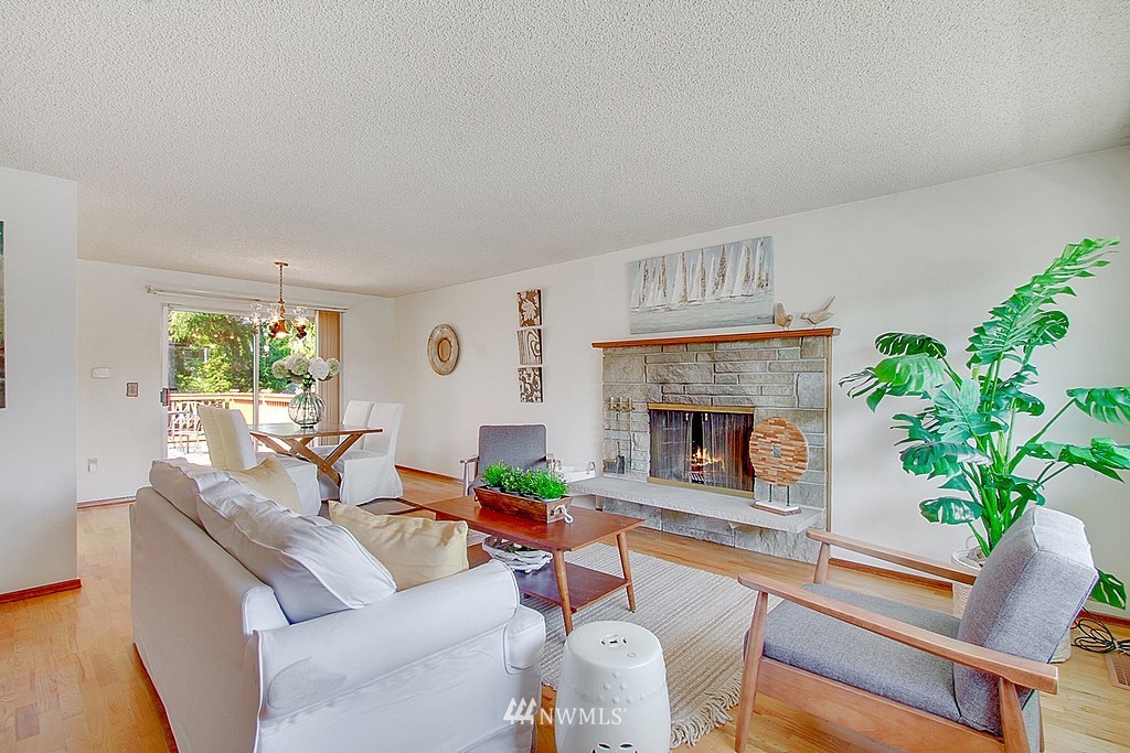 12642 Southeast 161st Street Renton, WA 98058 - Photo 4 of 21 Gallery Image 4