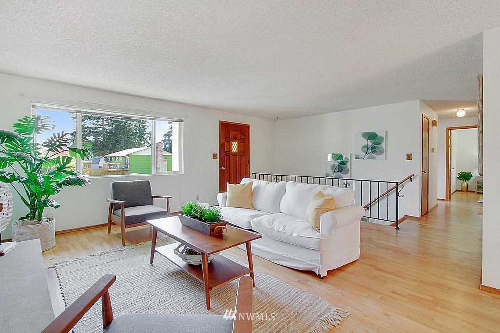 12642 Southeast 161st Street Renton, WA 98058 - Photo 5 of 21 Gallery Image 5
