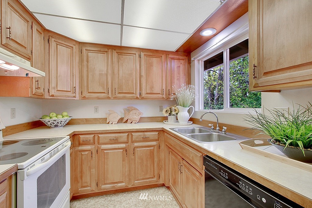 12642 Southeast 161st Street Renton, WA 98058 - Photo 7 of 21 Gallery Image 7