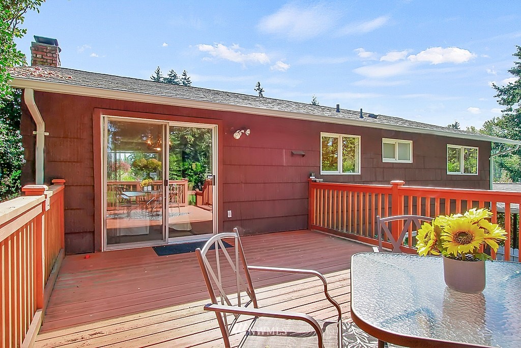 12642 Southeast 161st Street Renton, WA 98058 - Photo 9 of 21 Gallery Image 9