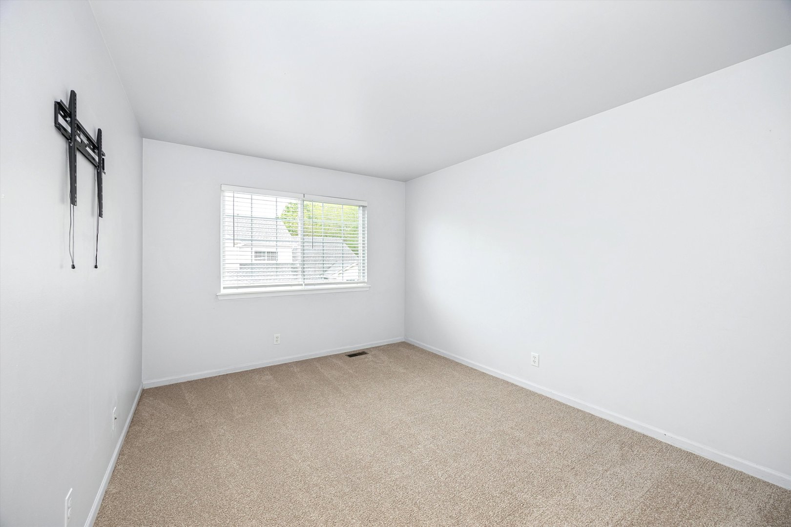 1673 Waterford Road North Aurora, IL 60542 - Photo 19 of 25