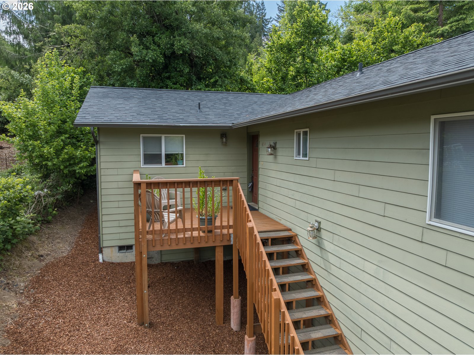 654 Northeast 8th Place Toledo, OR 97391 - Photo 2 of 37