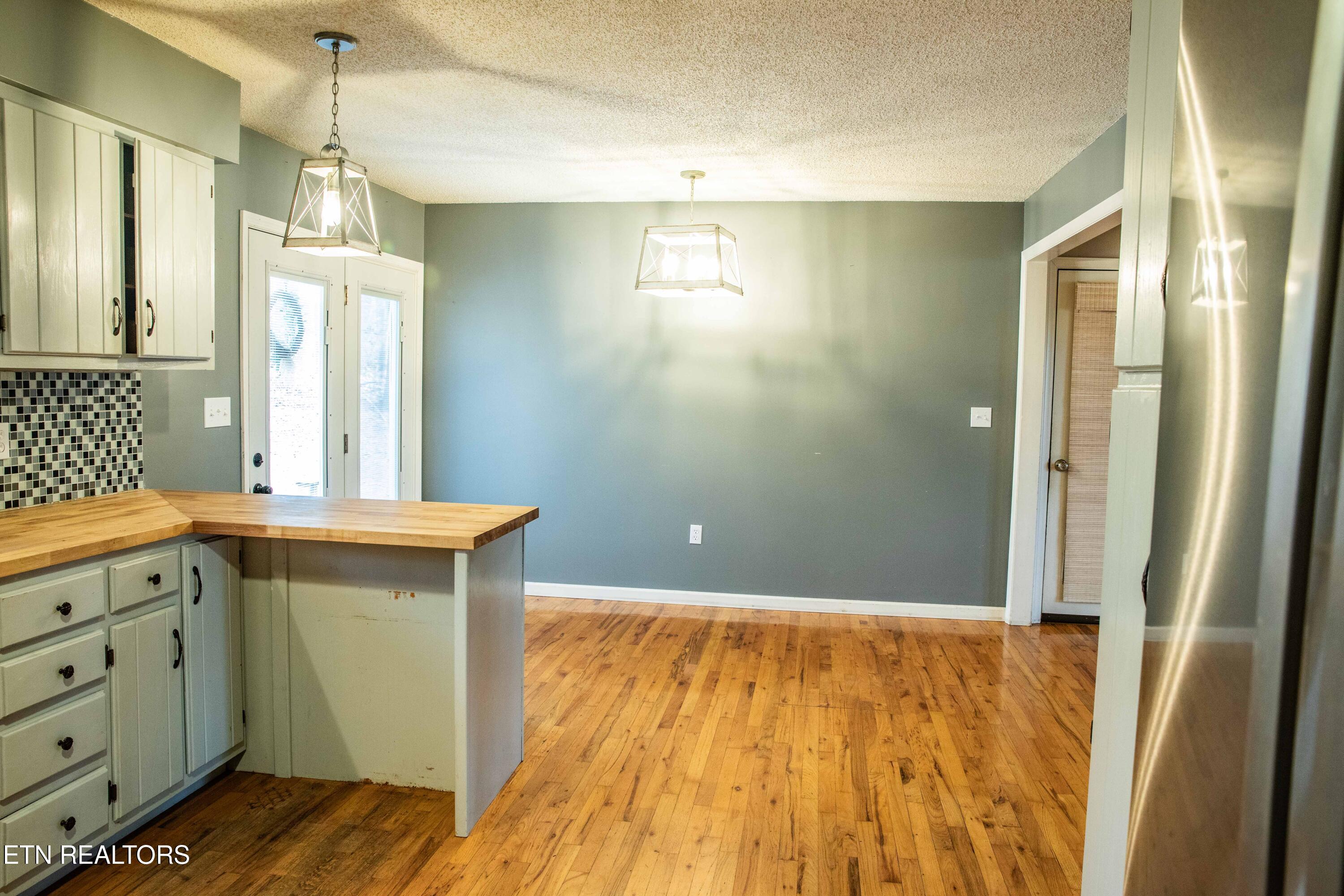 306 Mountain Road New Tazewell, TN 37825 - Photo 6 of 21 Kitchen2