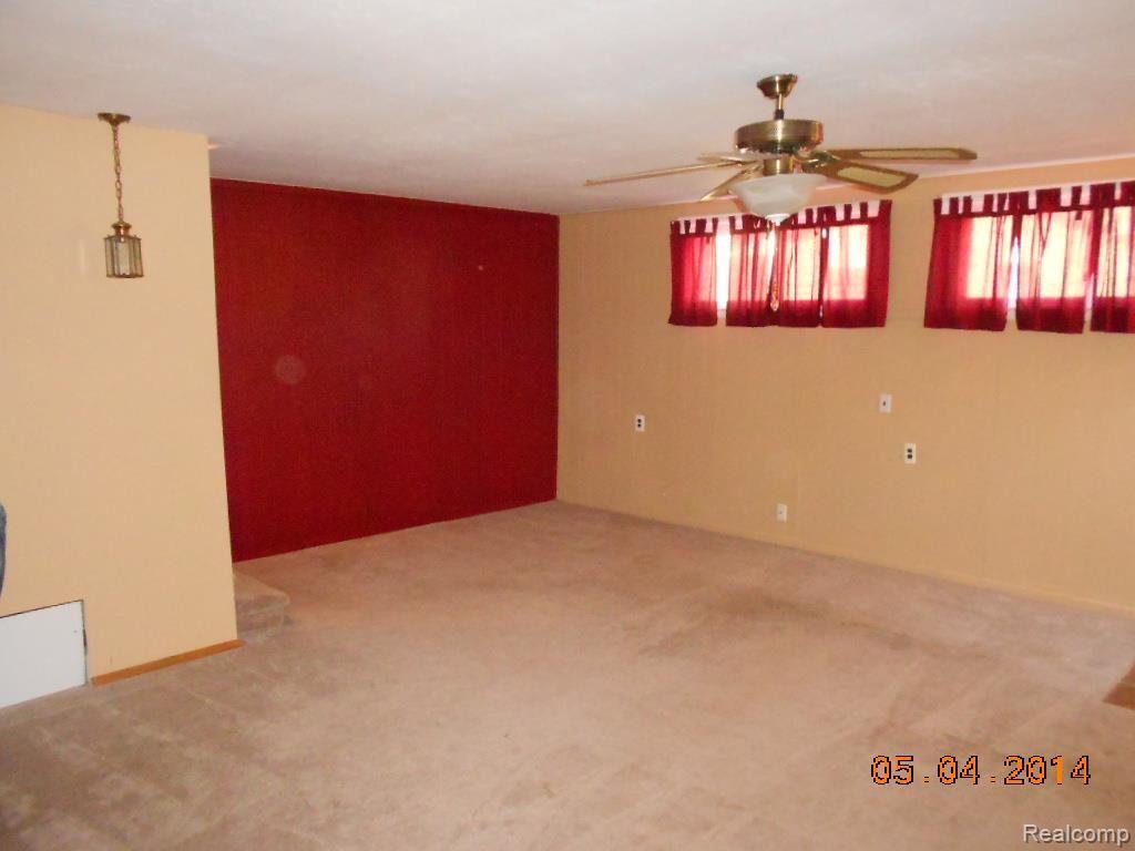 8959 Rucker Road Grosse Ile, MI 48138 - Photo 11 of 26 DSCN2531.jpg