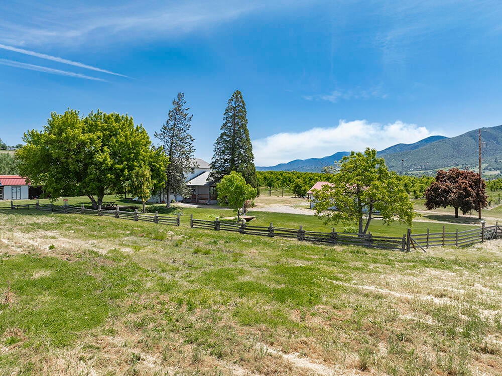 679 West Valley View Road Talent, OR 97540 - Photo 62 of 77 DJI_0145