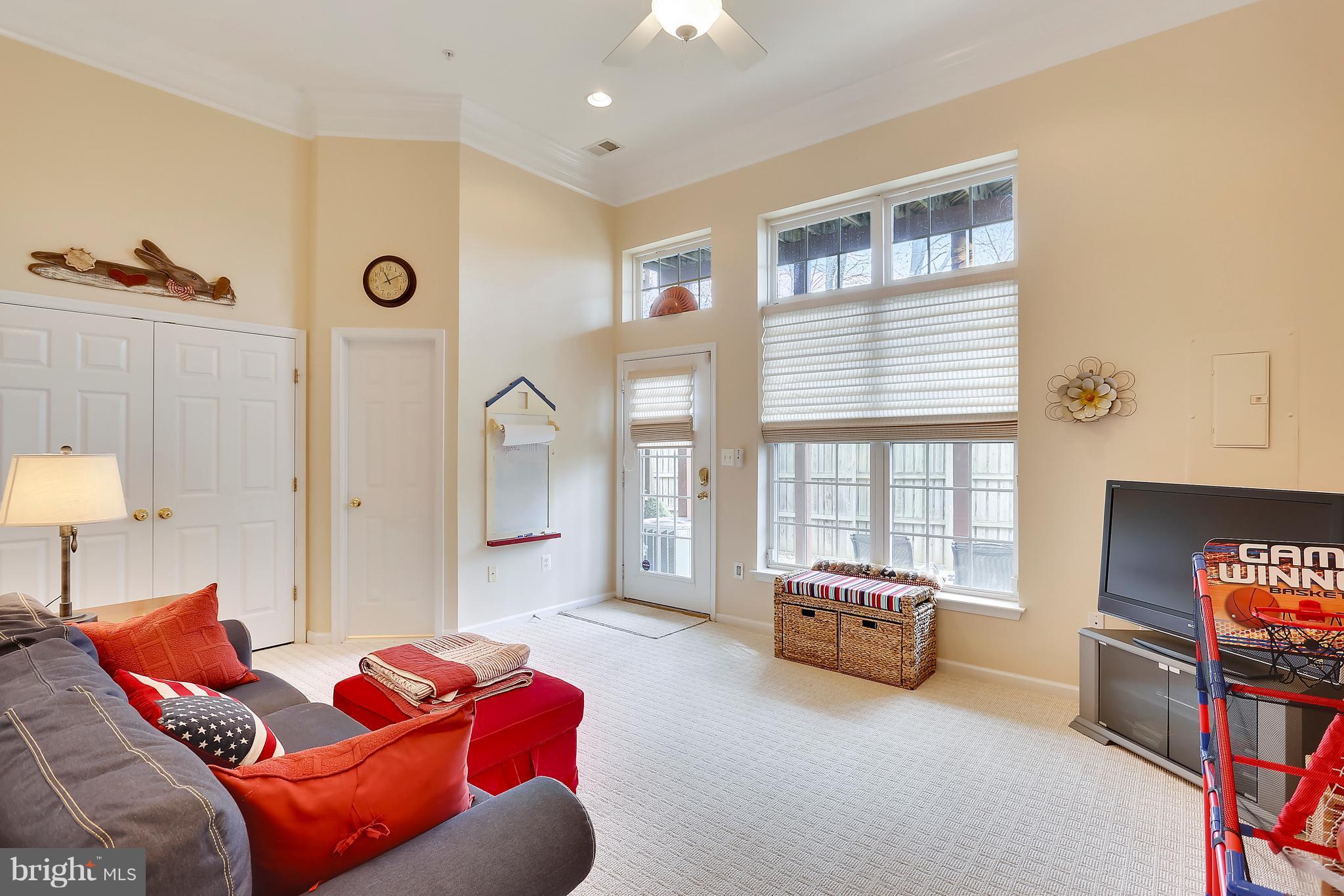 33 Inkberry Circle Gaithersburg, MD 20877 - Photo 22 of 30 Family Room
