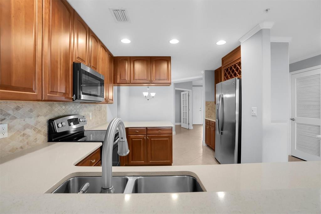 7040 Key Haven Road, Unit 605 Seminole, FL 33777 - Photo 7 of 63 Gallery Image 7
