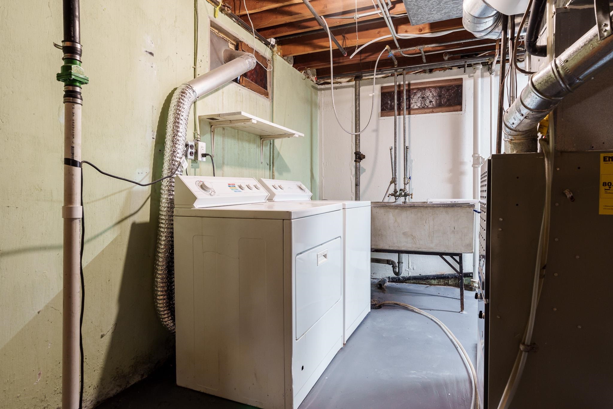 3332 Wesleyan Avenue Rockford, IL 61108 - Photo 34 of 45 a utility room with dryer and washer