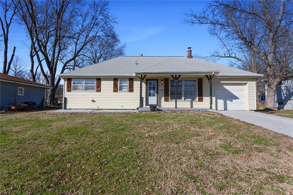 902 Southwest Lea Drive Lee's Summit, MO 64081 - Photo 1 of 16