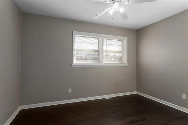 $239,000 | 902 Southwest Lea Drive, Lee's Summit, MO 64081