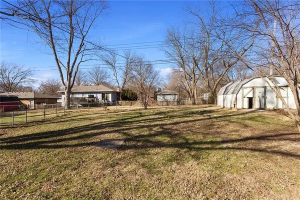 $239,000 | 902 Southwest Lea Drive, Lee's Summit, MO 64081