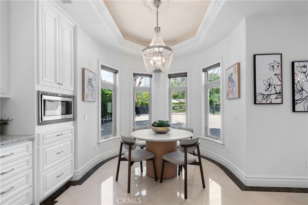 3255 Lombardy Road Pasadena, CA 91107 - Photo 11 of 69 dining nook