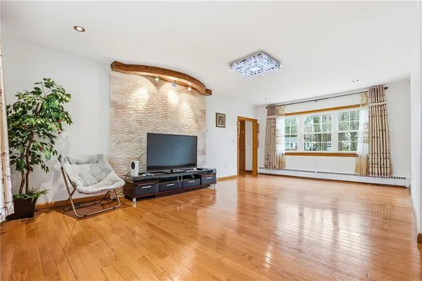 $349,900 | 460 North Maple Street, Mercer, PA 16137