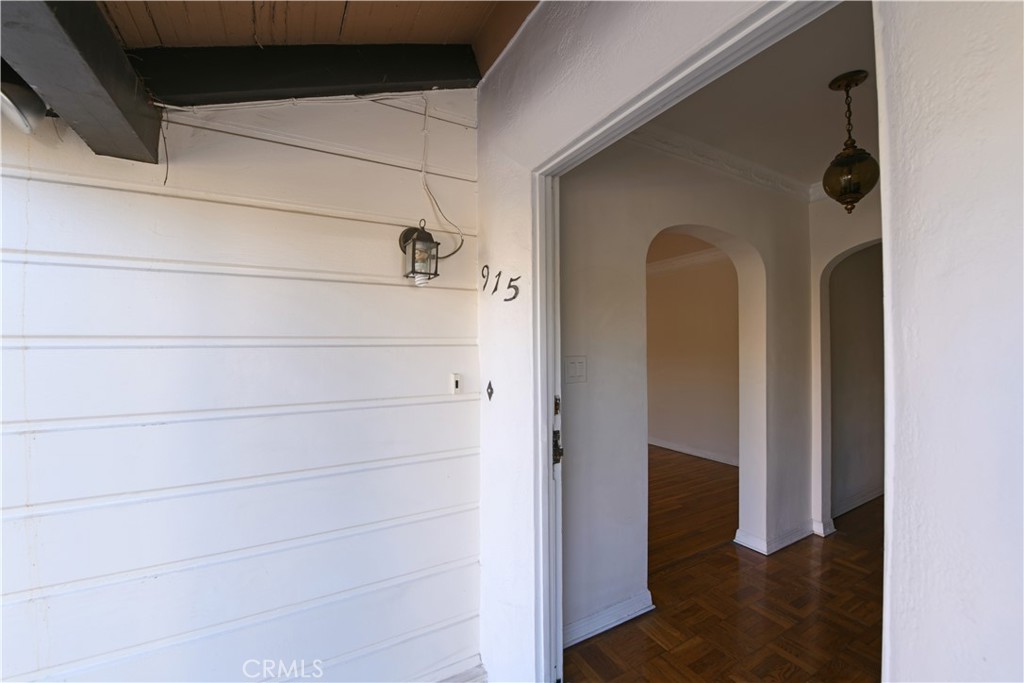915 Le Doux Road Los Angeles, CA 90035 - Photo 21 of 30 a view of closet area