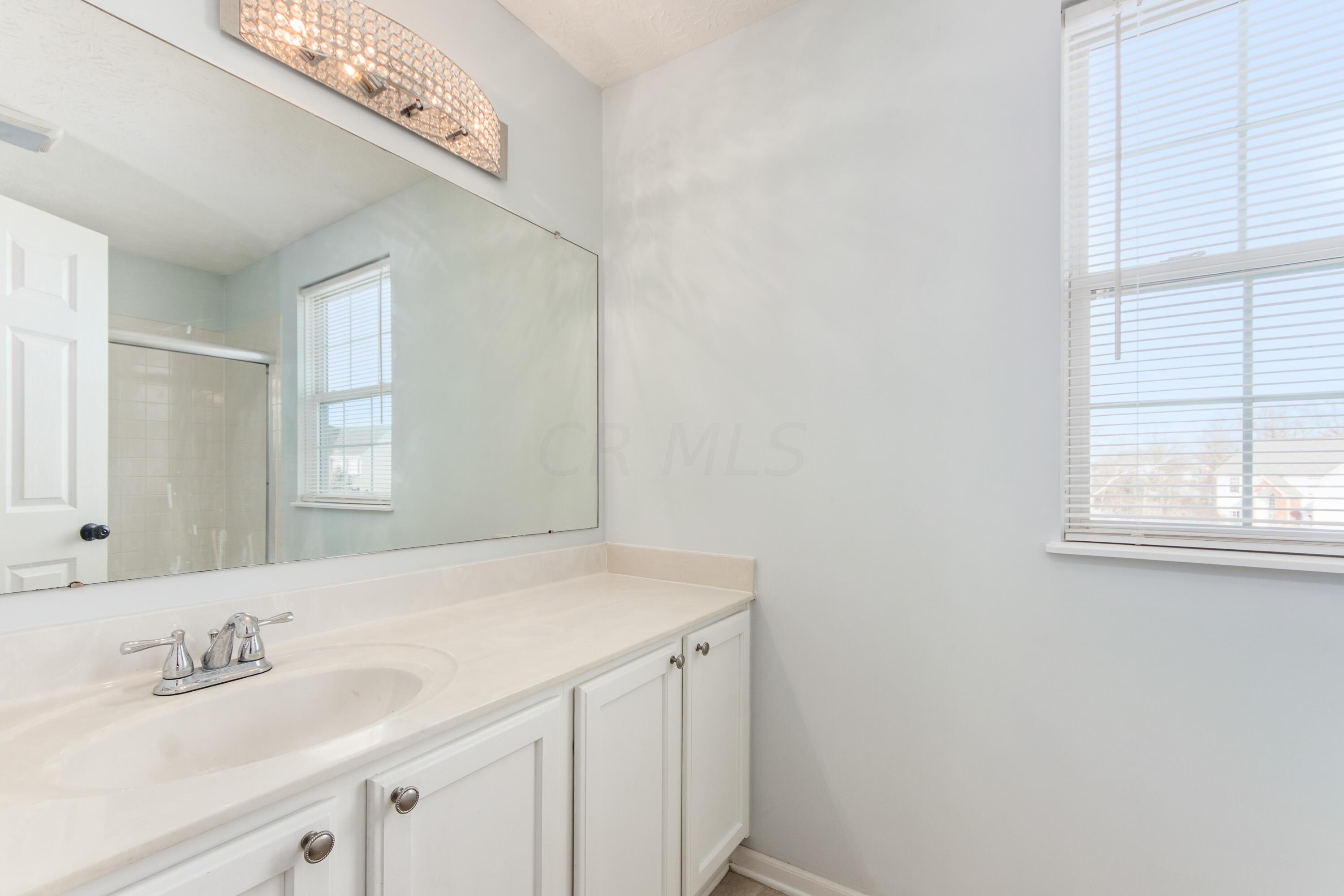 2538 Roe Drive Lewis Center, OH 43035 - Photo 16 of 37 M_2538_Roe049