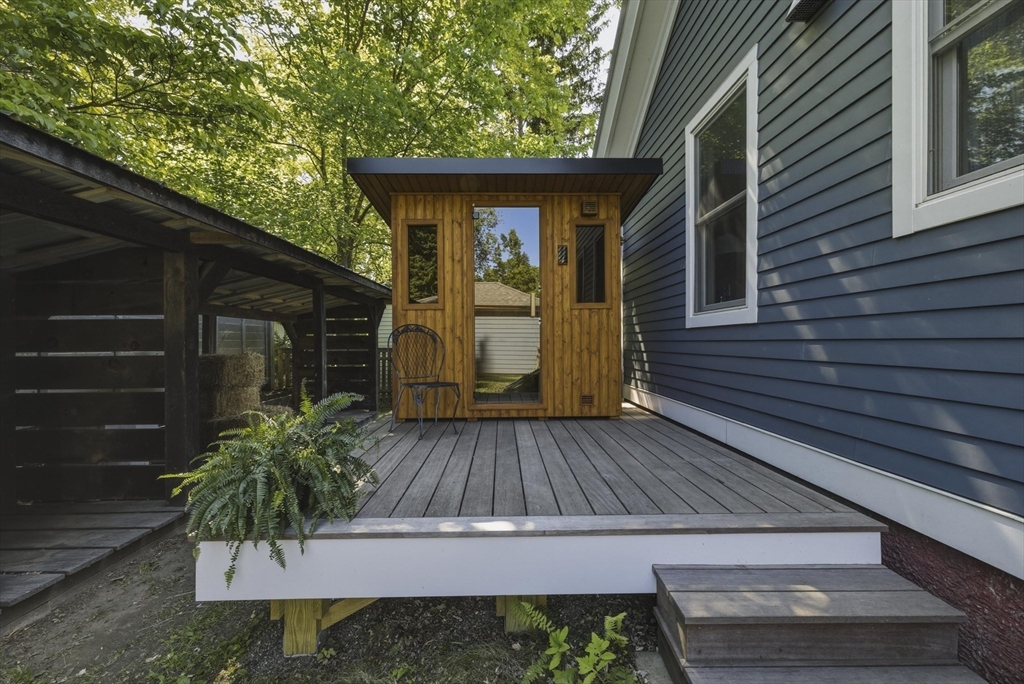 35 Rust Avenue Northampton, MA 01060 - Photo 8 of 39