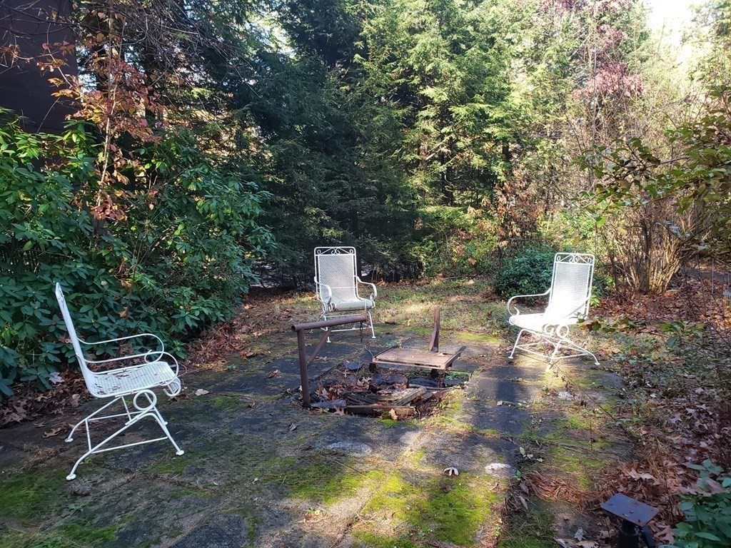 236 Aubinwood Road Amherst, MA 01002 - Photo 8 of 42 Gallery Image 8