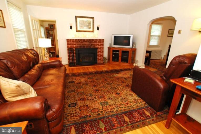 6314 Mt Ridge Road Catonsville, MD 21228 - Photo 16 of 30 Family Room #2