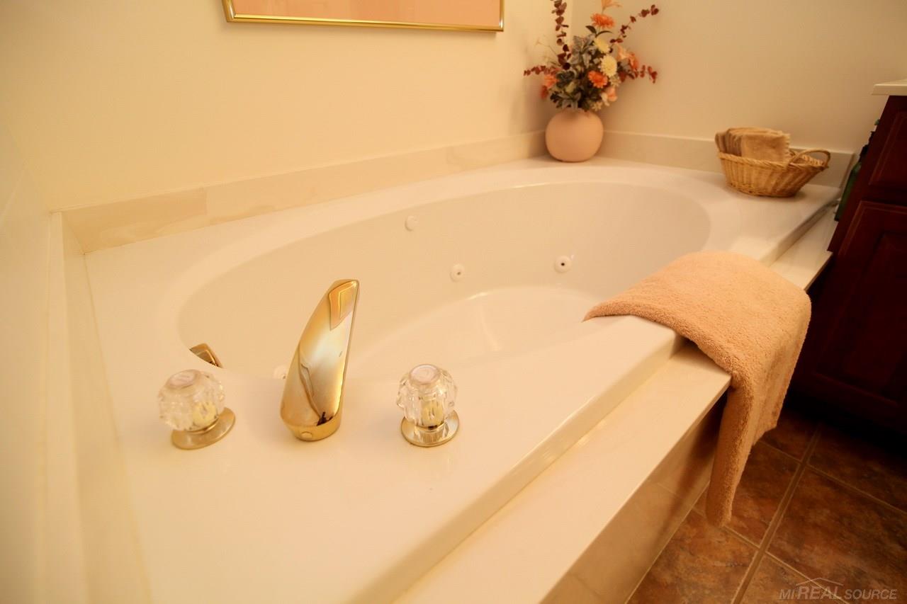 3693 Tremonte Circle Rochester, MI 48306 - Photo 37 of 51 31355799-36.JPG