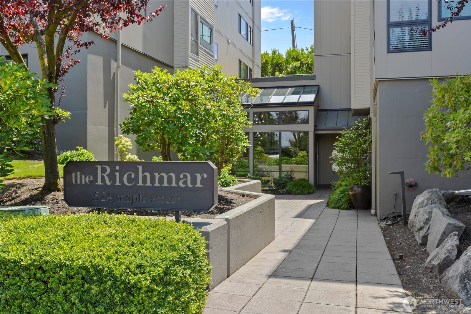 524 Maple Street, Unit 102 Edmonds, WA 98020 - Photo 4 of 33