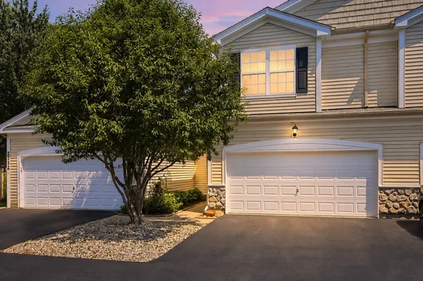 $315,000 | 2714 Kendall Crossing, Johnsburg, IL 60051