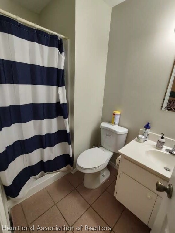 4010 Leaf Road Sebring, FL 33875 - Photo 29 of 35 a bathroom with a sink toilet and shower
