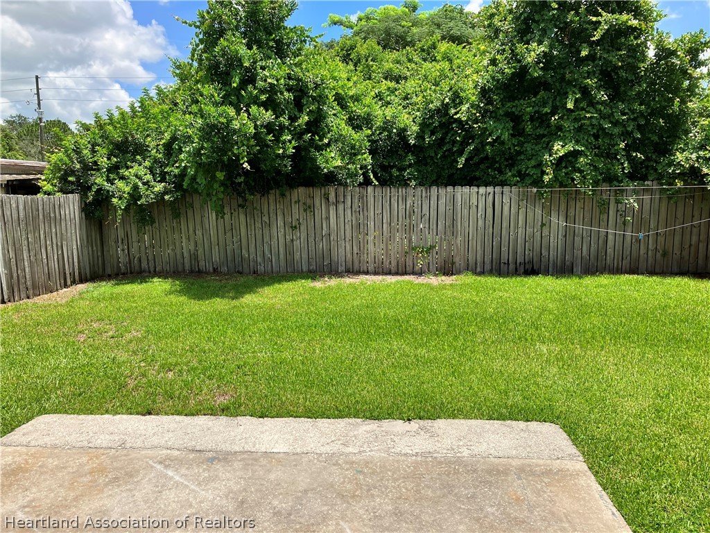 4010 Leaf Road Sebring, FL 33875 - Photo 30 of 35 a view of a back yard