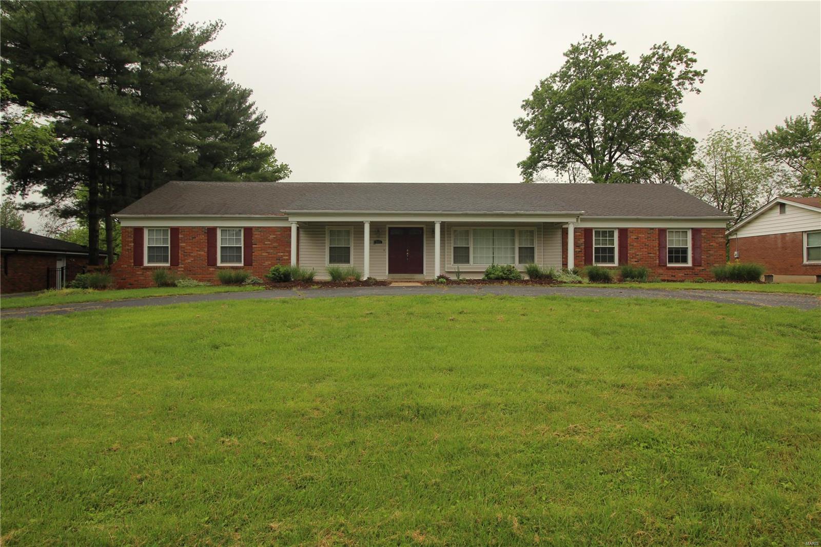 665 North Mosley Road St. Louis, MO 63141 - Photo 1 of 23 Gallery Image 1