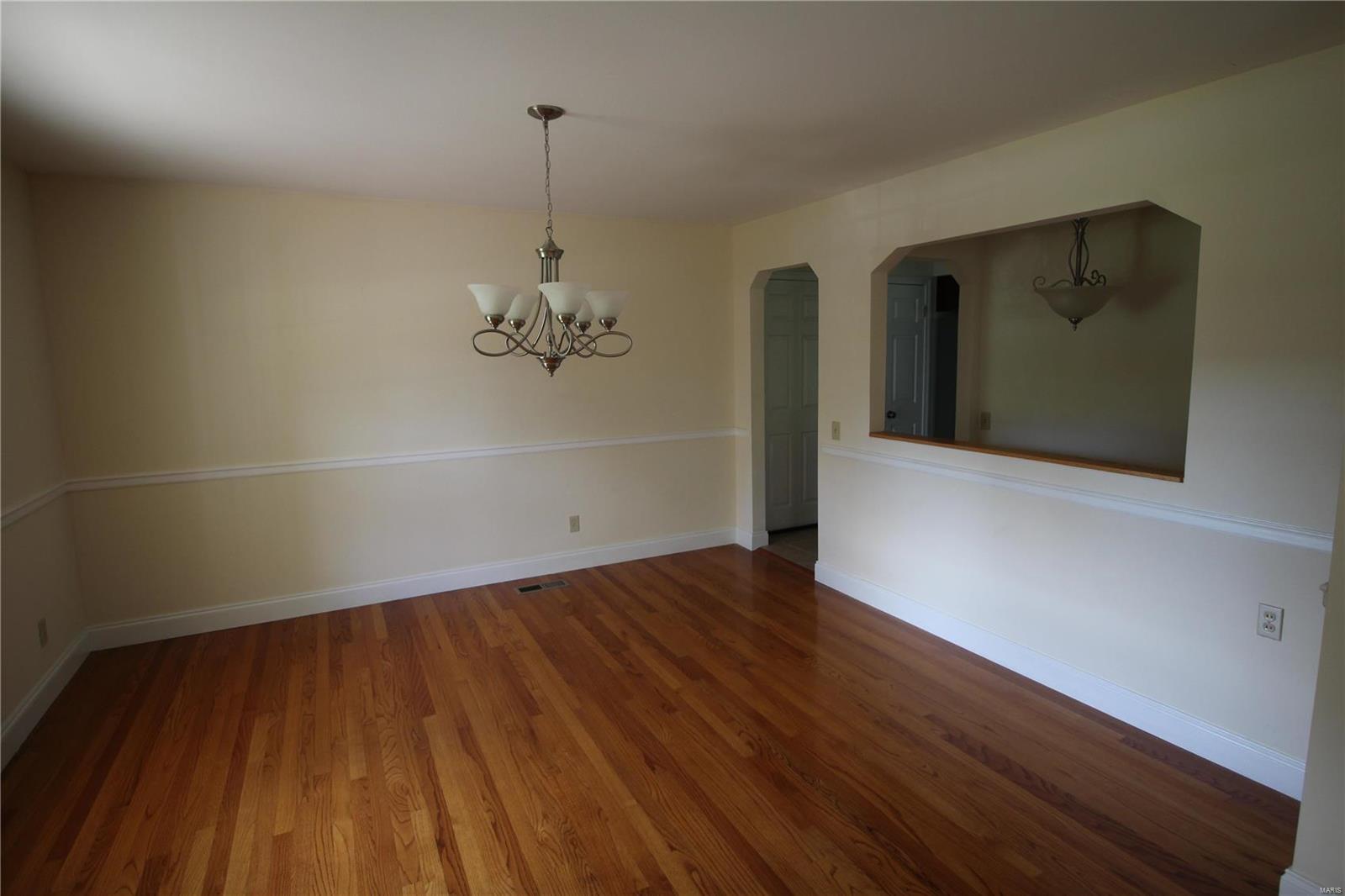 665 North Mosley Road St. Louis, MO 63141 - Photo 6 of 23 Gallery Image 6