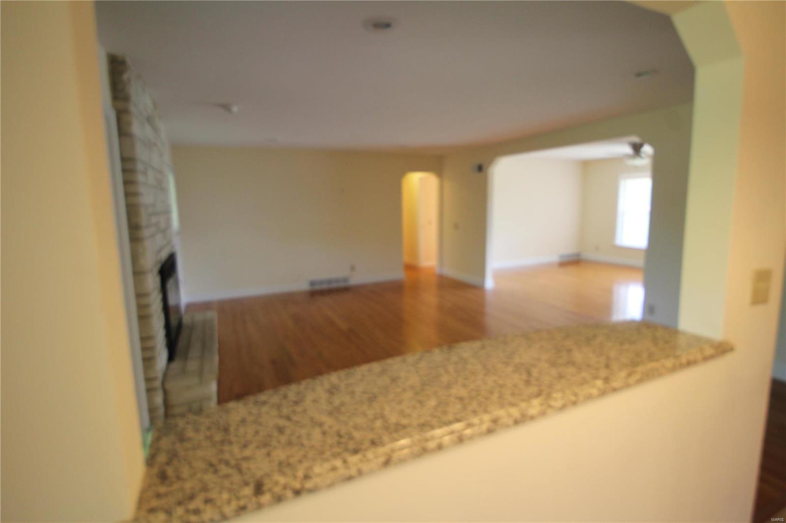 665 North Mosley Road St. Louis, MO 63141 - Photo 7 of 23 Gallery Image 7