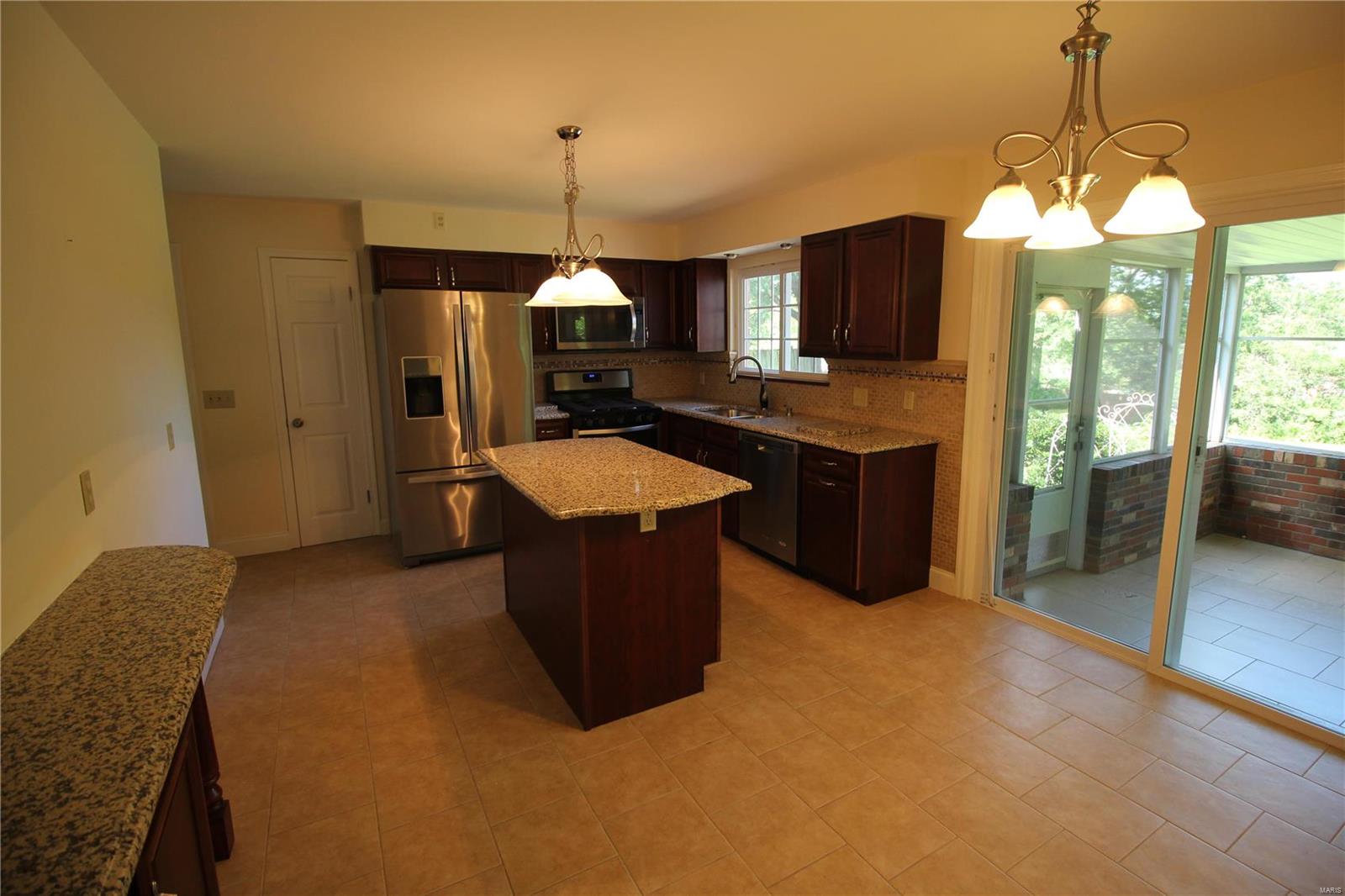 665 North Mosley Road St. Louis, MO 63141 - Photo 9 of 23 Gallery Image 9
