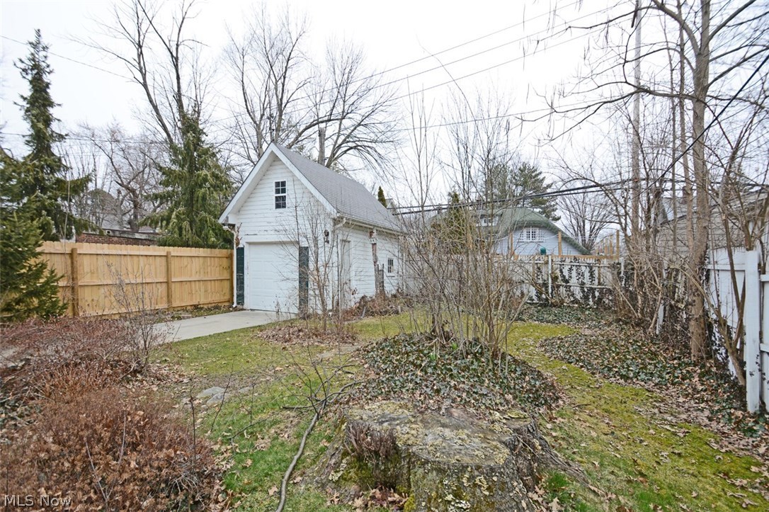 1507 Crest Road Cleveland, OH 44121 - Photo 34 of 34