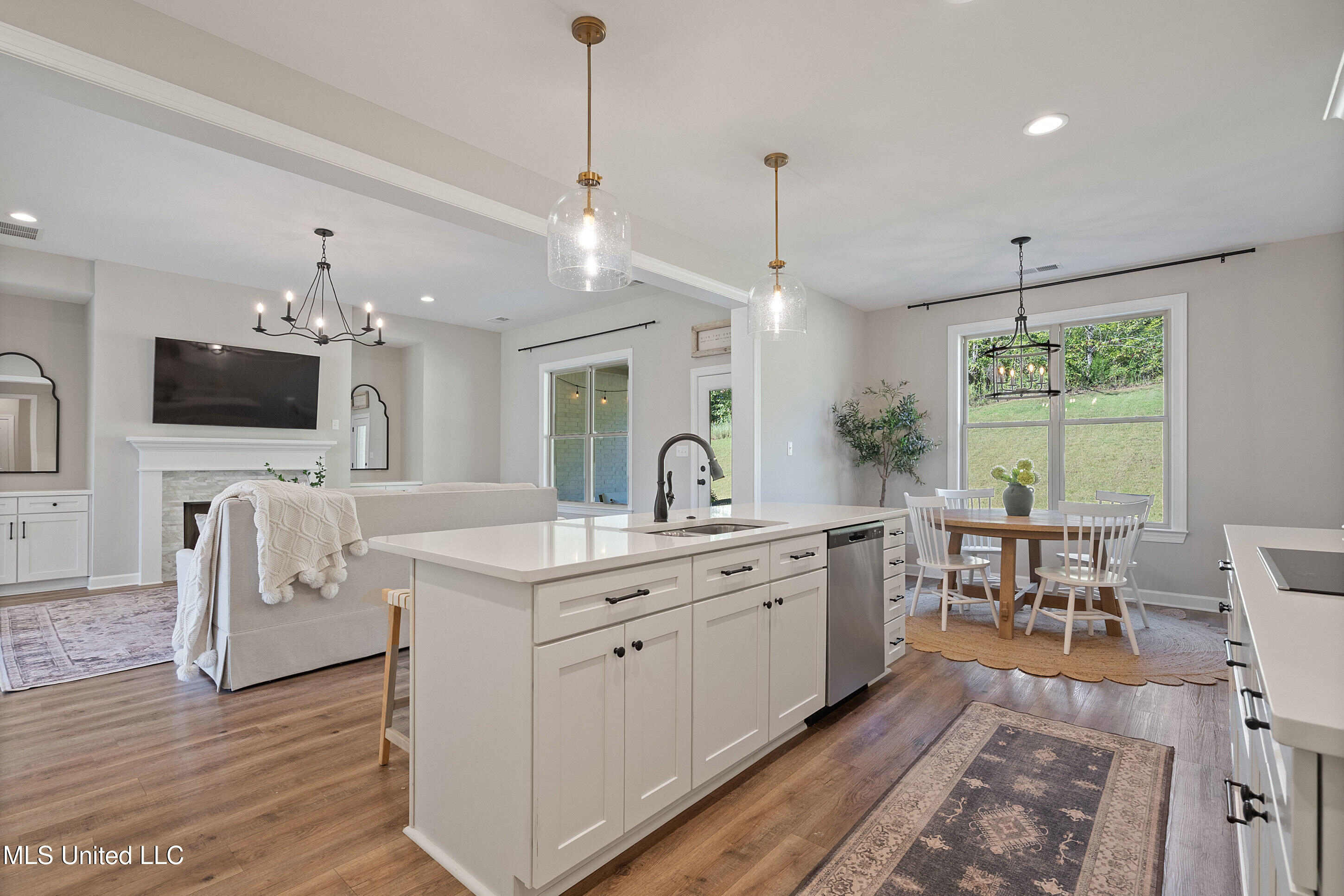 913 Lloyd's Lane Nesbit, MS 38651 - Photo 12 of 36 Kitchen