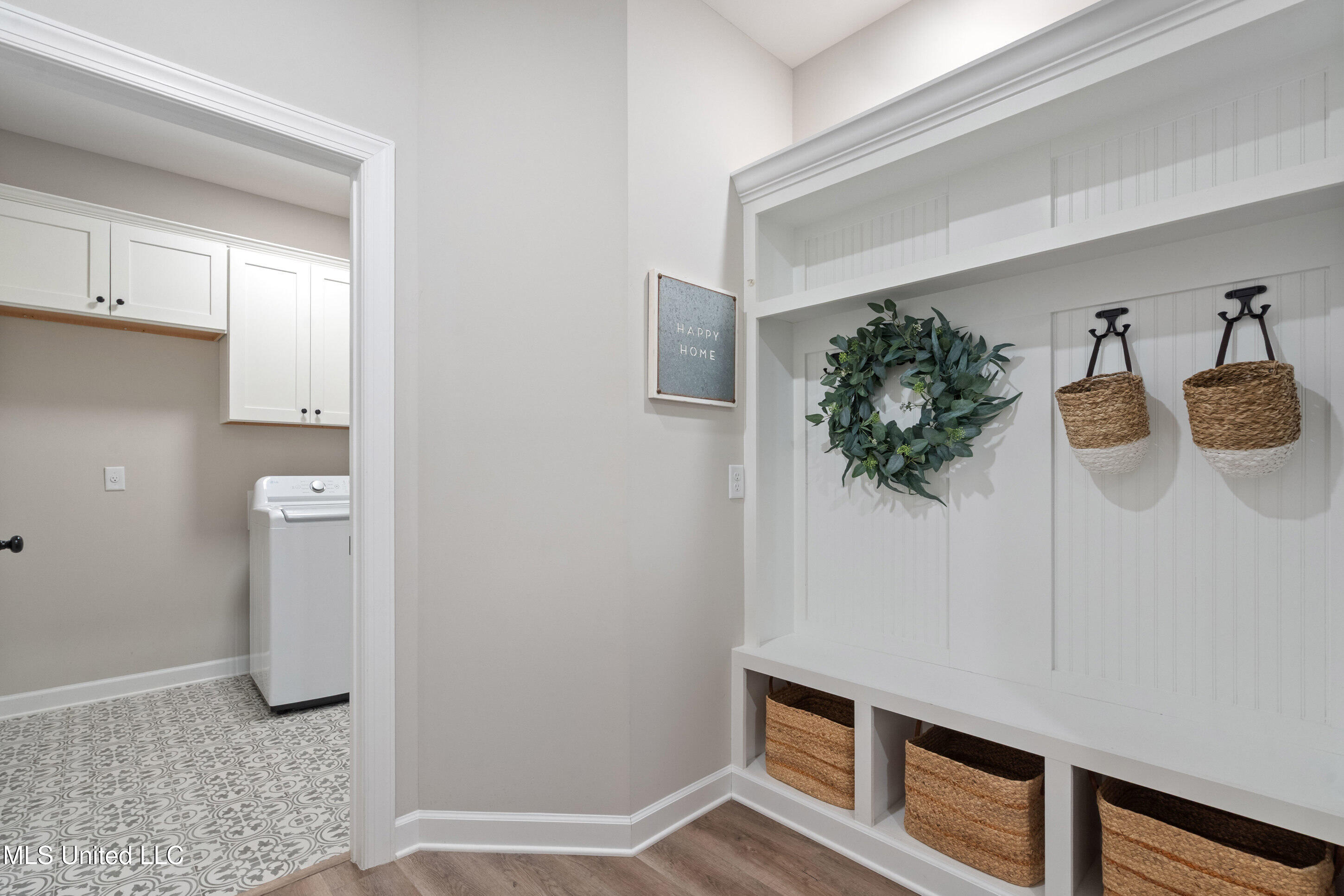913 Lloyd's Lane Nesbit, MS 38651 - Photo 25 of 36 Mud Room