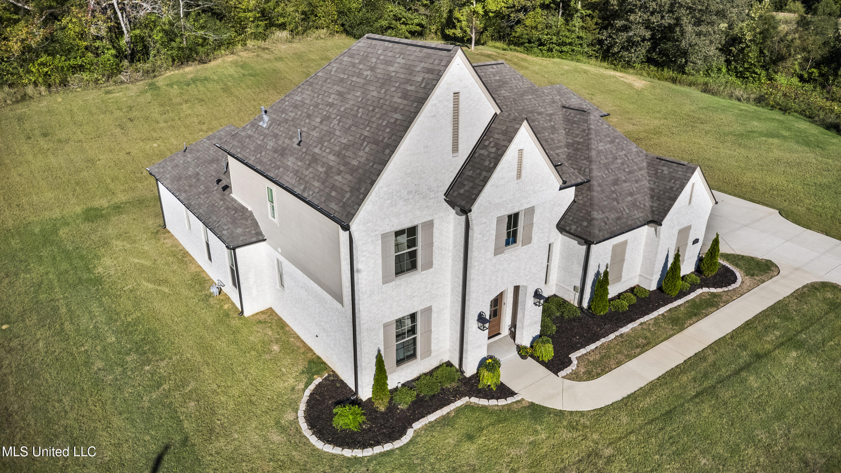 913 Lloyd's Lane Nesbit, MS 38651 - Photo 32 of 36 Aerial