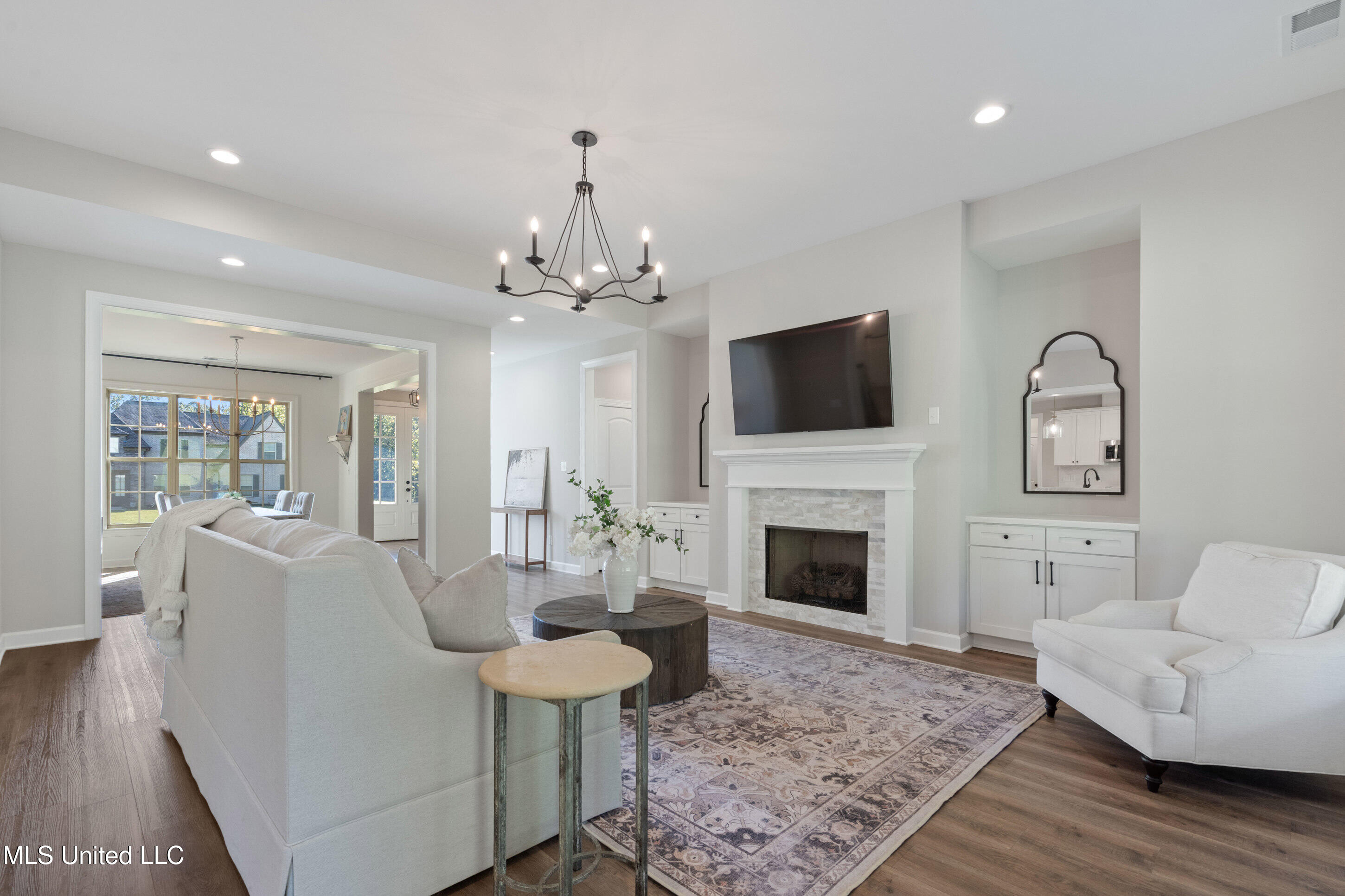 913 Lloyd's Lane Nesbit, MS 38651 - Photo 9 of 36 Great Room