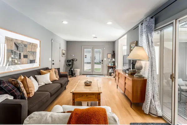 $759,900 | 11 North Sandalwood Street, Wichita, KS 67230