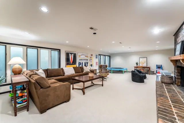 $759,900 | 11 North Sandalwood Street, Wichita, KS 67230