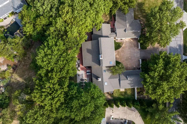 $759,900 | 11 North Sandalwood Street, Wichita, KS 67230