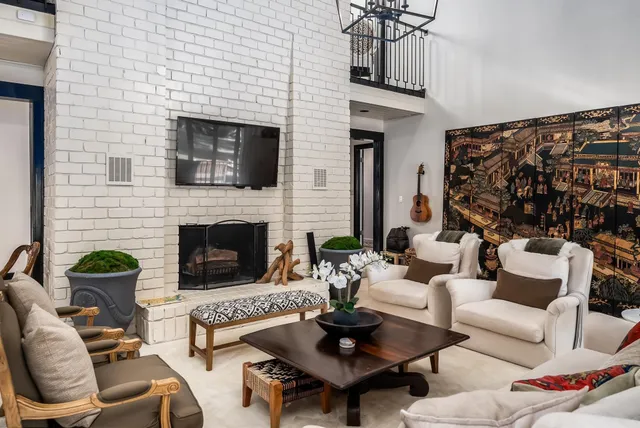 $759,900 | 11 North Sandalwood Street, Wichita, KS 67230