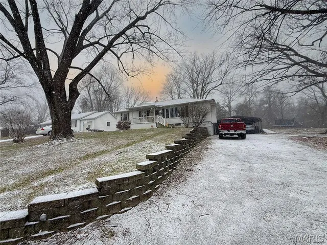 $215,000 | 616 Ardmore Drive, Belleville, IL 62223