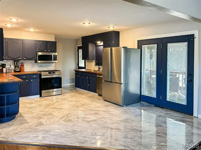 $215,000 | 616 Ardmore Drive, Belleville, IL 62223