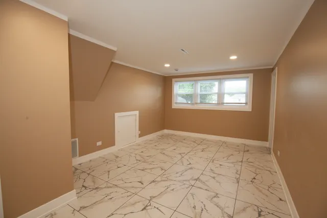 $3,000 | 9012 89th Street, Hickory Hills, IL 60457