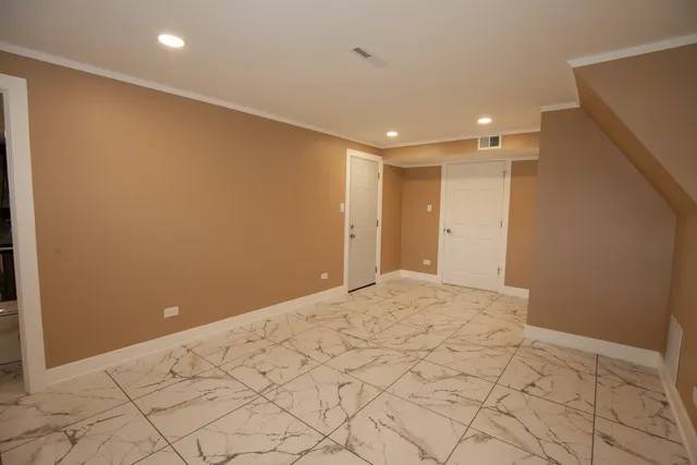 $3,000 | 9012 89th Street, Hickory Hills, IL 60457